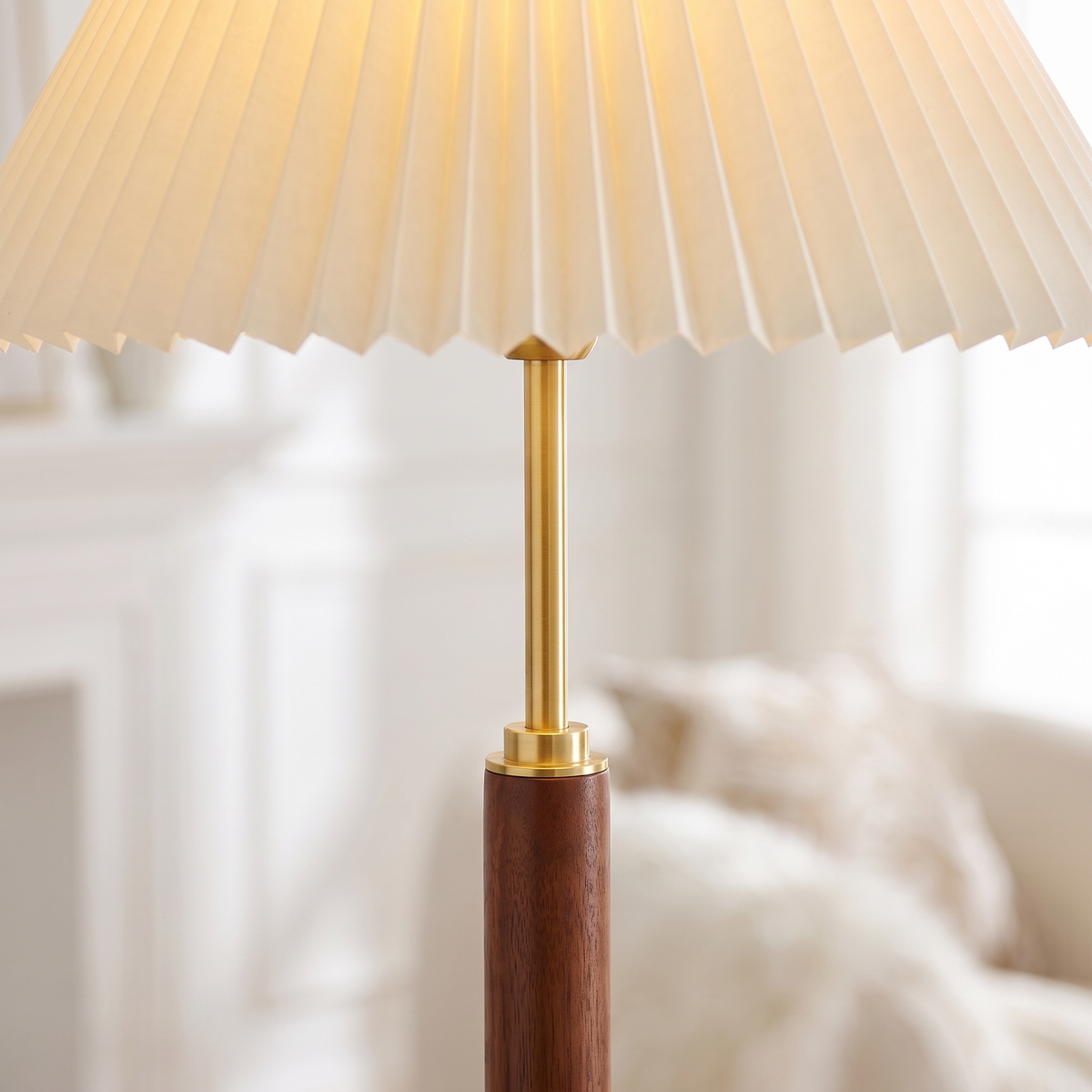 
Ventaglio Sera Pleated Floor Lamp with Wood Pole 157cm